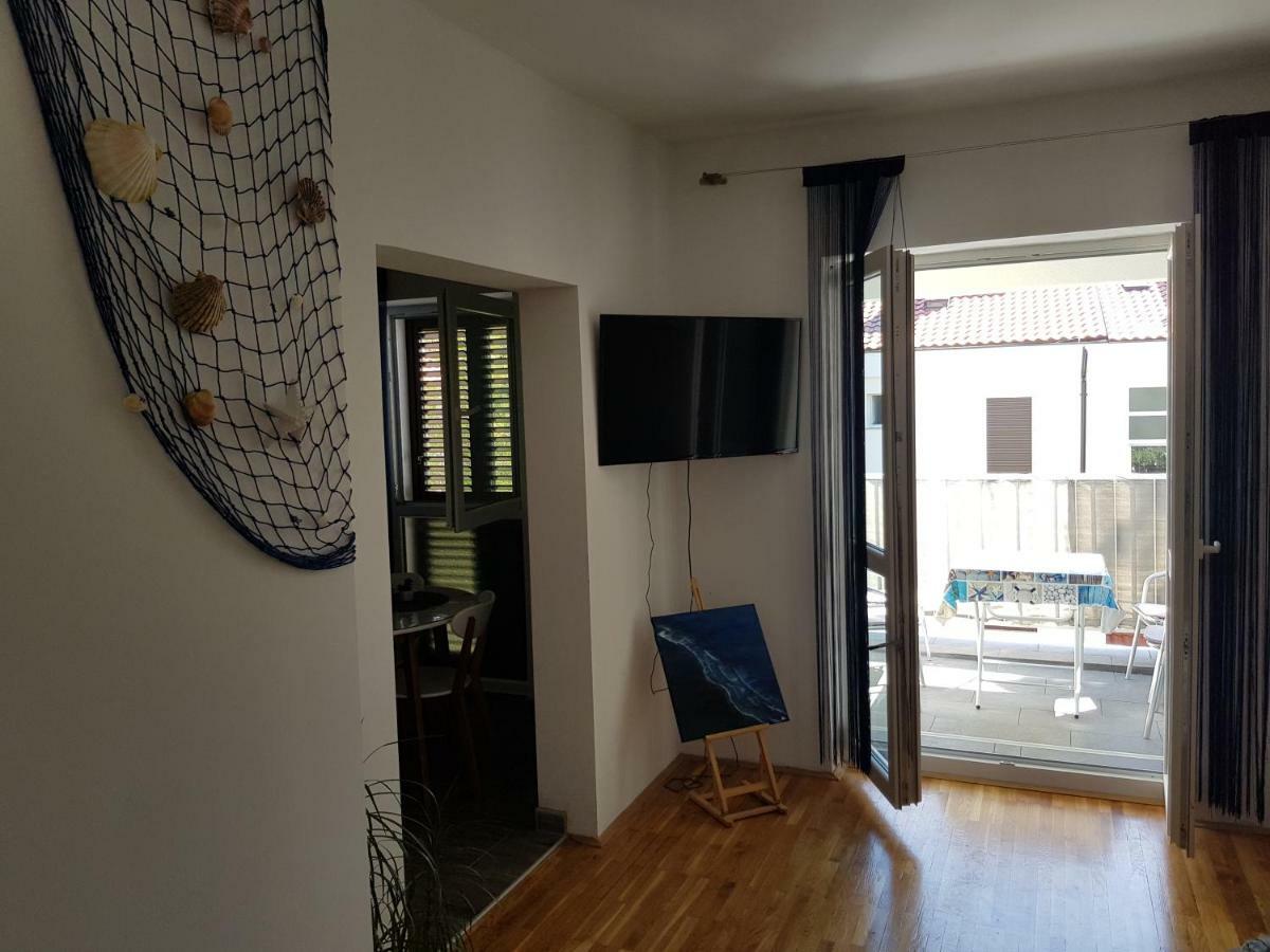 Apartment Doris 科斯特雷纳 外观 照片