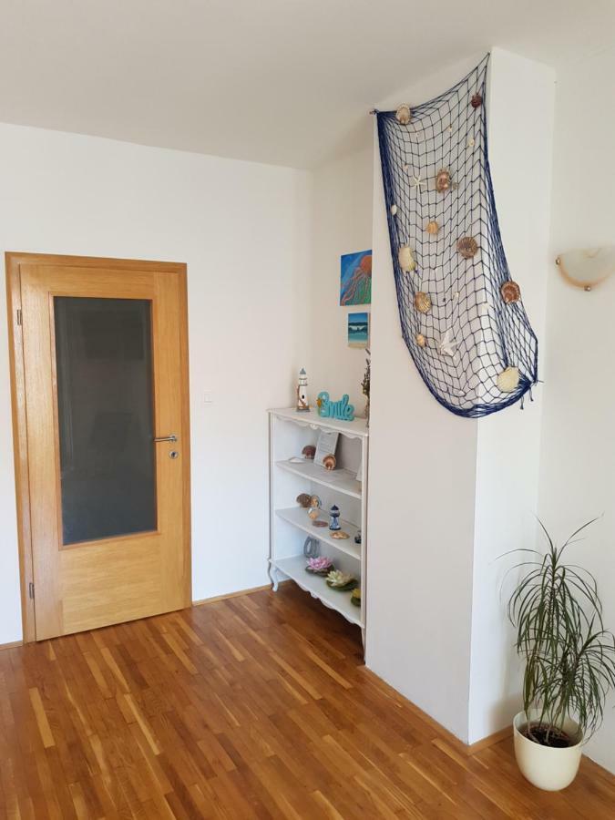 Apartment Doris 科斯特雷纳 外观 照片