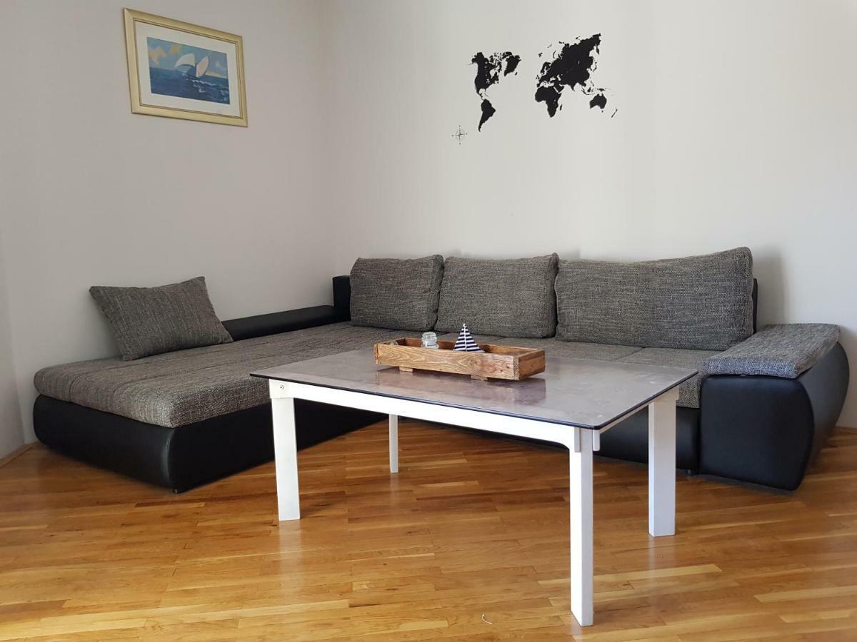Apartment Doris 科斯特雷纳 外观 照片