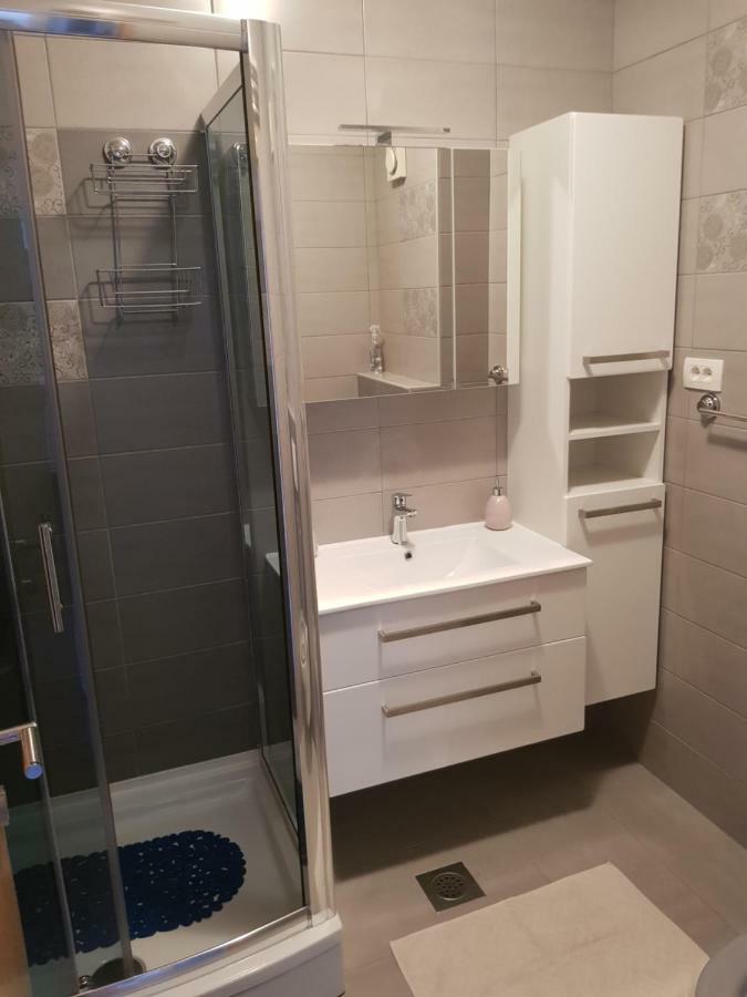 Apartment Doris 科斯特雷纳 外观 照片